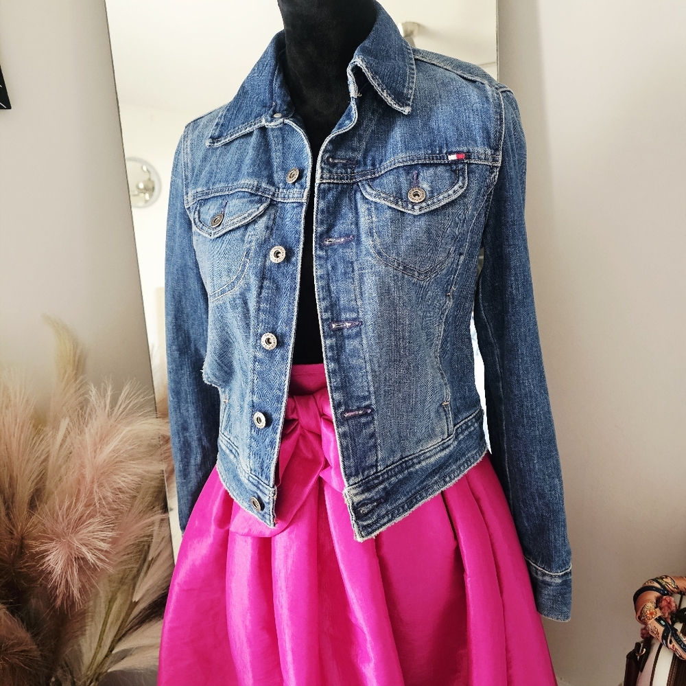 Size SMALL. Tommy Hilfiger Women's Denim Jacket Flag Logo Button Front